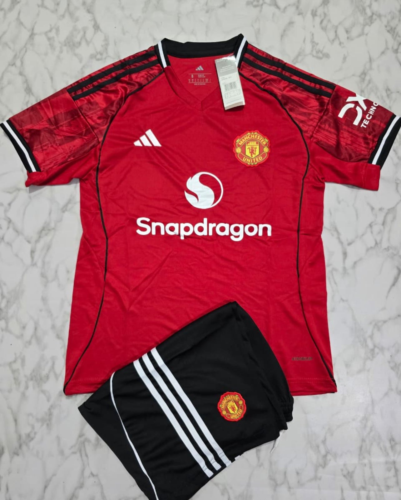 Manchester United 25/26 Home Jersey Kit
